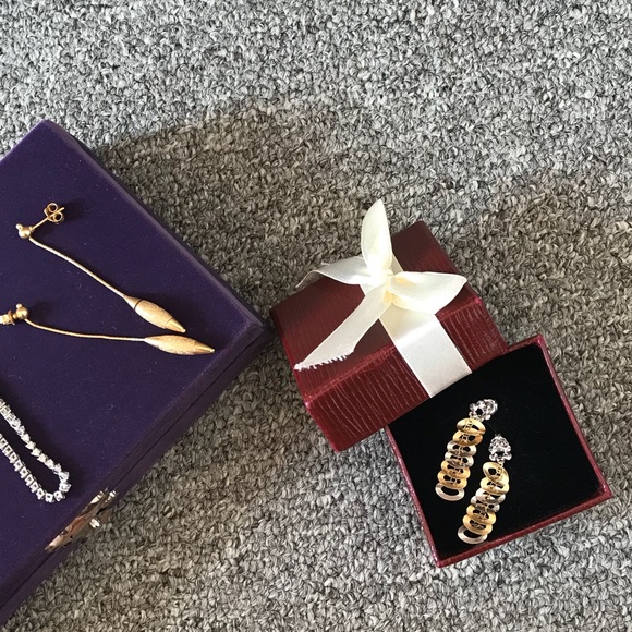 Jewelry - ⭐️⭐️18k white & yellow real gold earrings⭐️⭐️